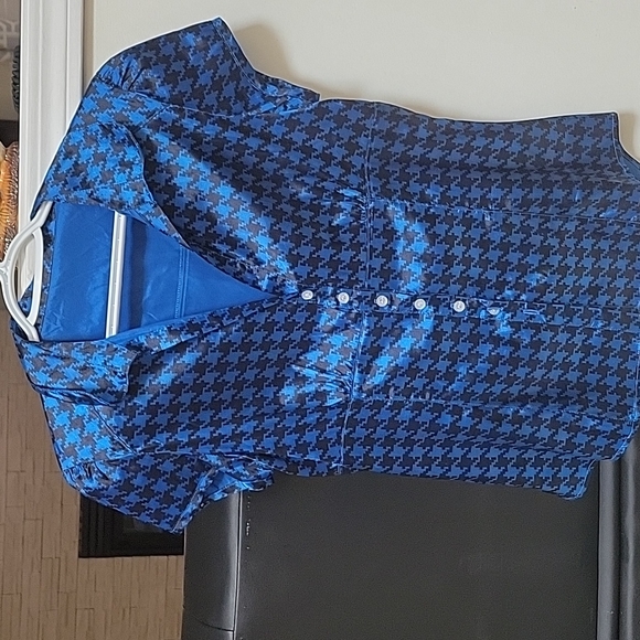 Shirt - Picture 2 of 2